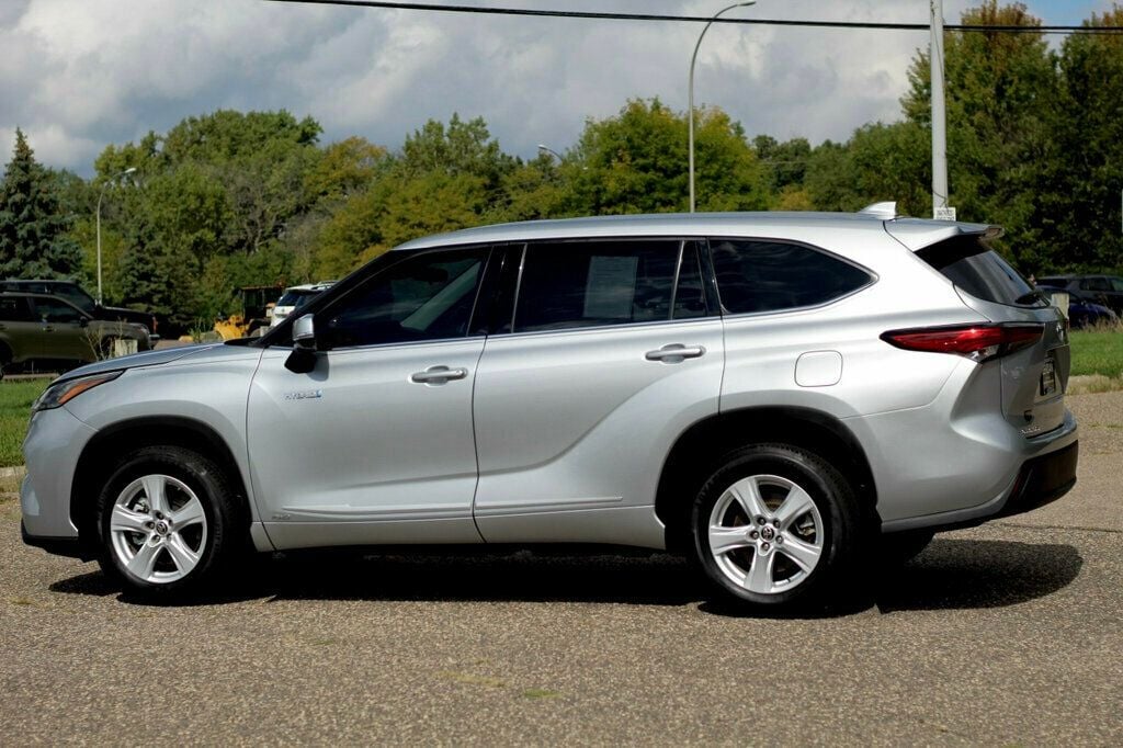 2020 Toyota Highlander LE Hybrid photo 18