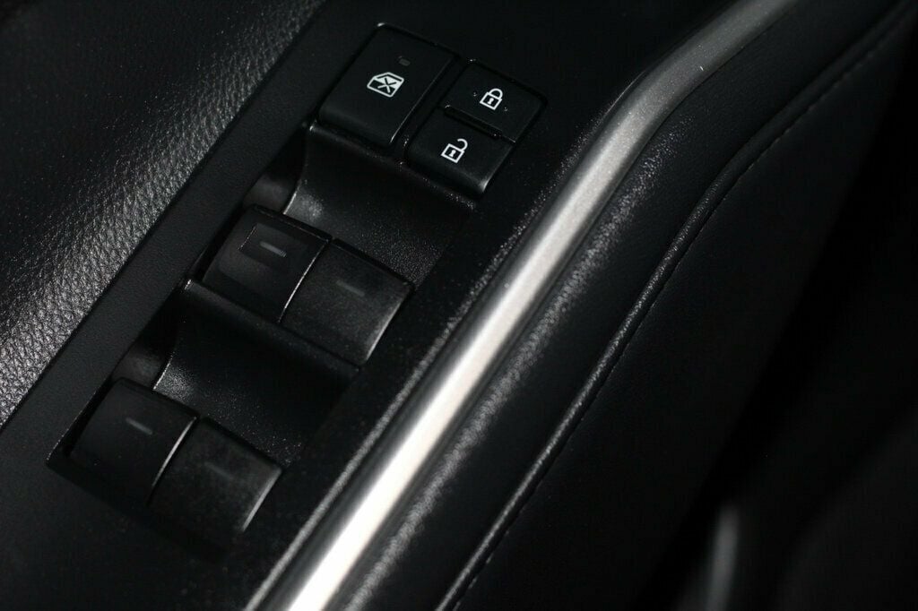 2020 Toyota Highlander LE Hybrid photo 20