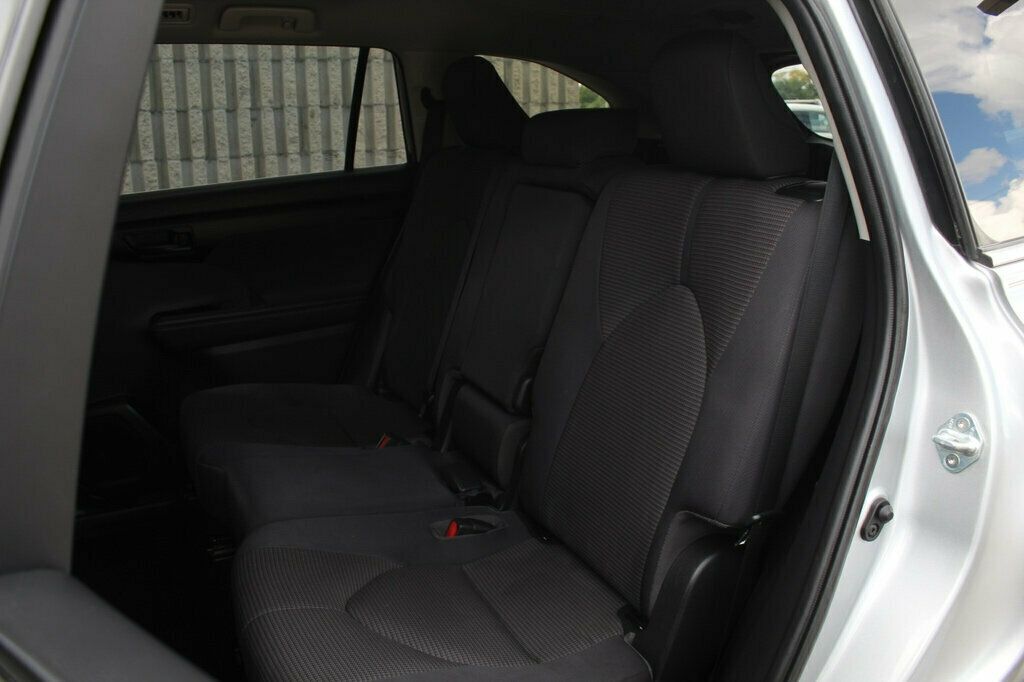 2020 Toyota Highlander LE Hybrid photo 27
