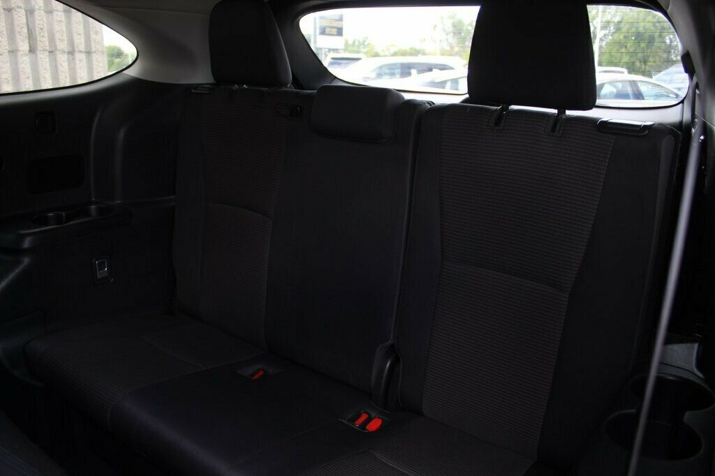 2020 Toyota Highlander LE Hybrid photo 28