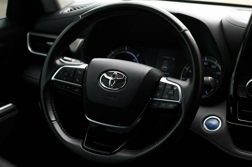 2020 Toyota Highlander LE Hybrid photo 29