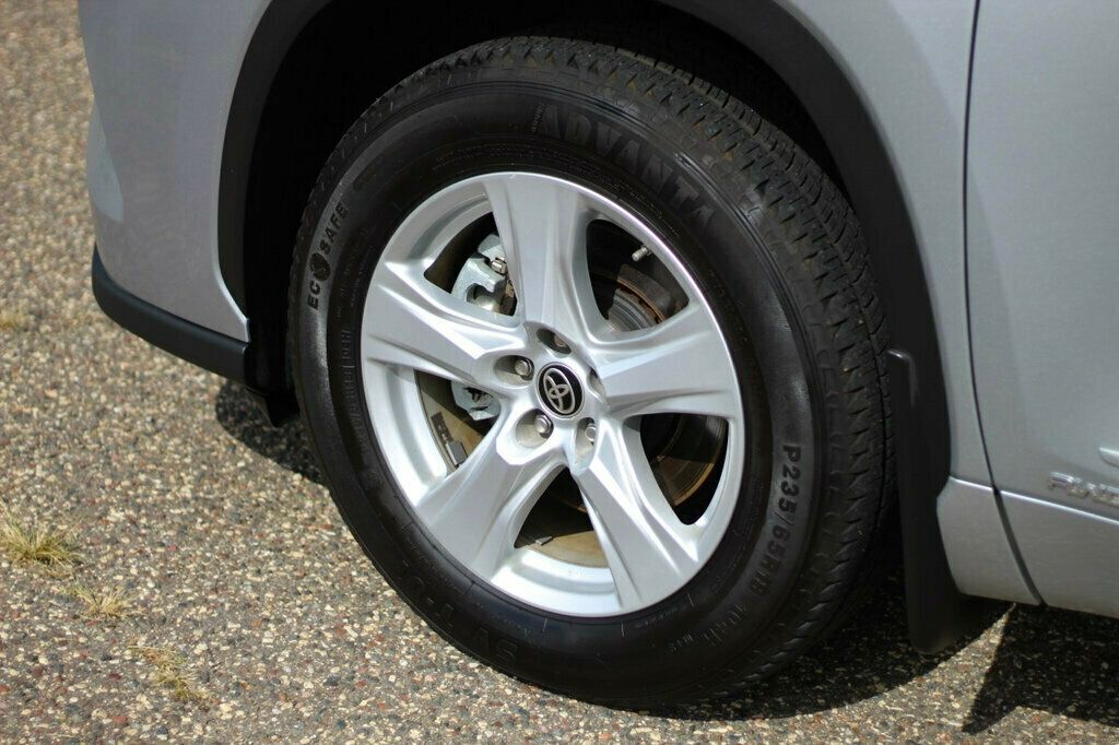 2020 Toyota Highlander LE Hybrid photo 37