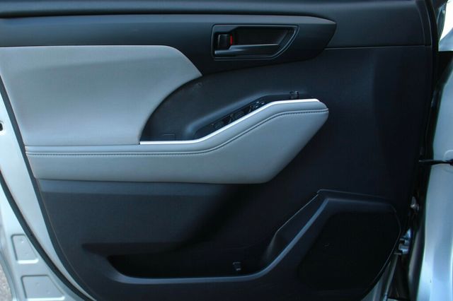 2020 Toyota Highlander AWD LE w/ NEW TIRES , NEW BRAKE SERVICE - 22944279 - 19