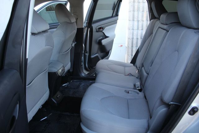 2020 Toyota Highlander AWD LE w/ NEW TIRES , NEW BRAKE SERVICE - 22944279 - 26