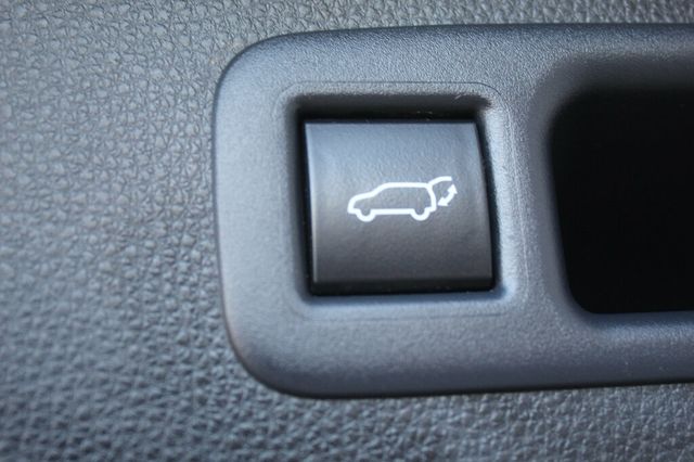 2020 Toyota Highlander AWD LE w/ NEW TIRES , NEW BRAKE SERVICE - 22944279 - 33