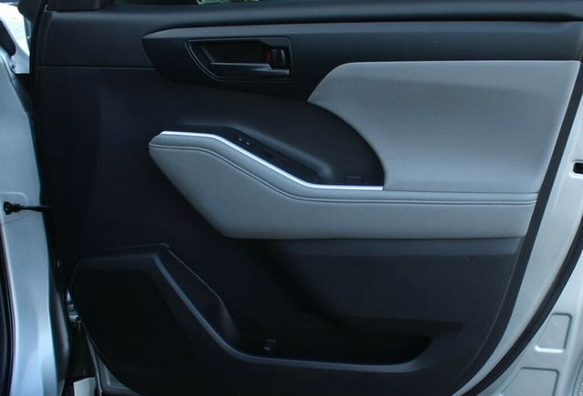 2020 Toyota Highlander AWD LE w/ NEW TIRES , NEW BRAKE SERVICE - 22944279 - 5