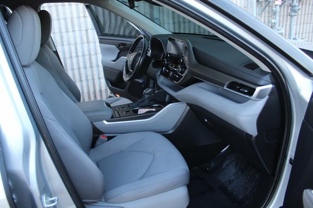 2020 Toyota Highlander AWD LE w/ NEW TIRES , NEW BRAKE SERVICE - 22944279 - 7