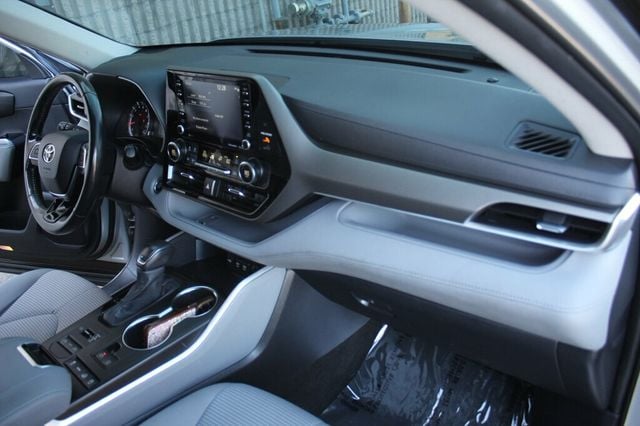 2020 Toyota Highlander AWD LE w/ NEW TIRES , NEW BRAKE SERVICE - 22944279 - 8