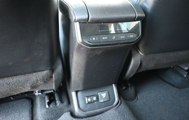 2020 Toyota Highlander Hybrid Limited FWD - 23059344 - 17