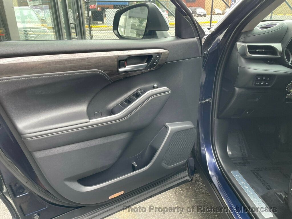 2020 Toyota Highlander Hybrid Platinum photo 9