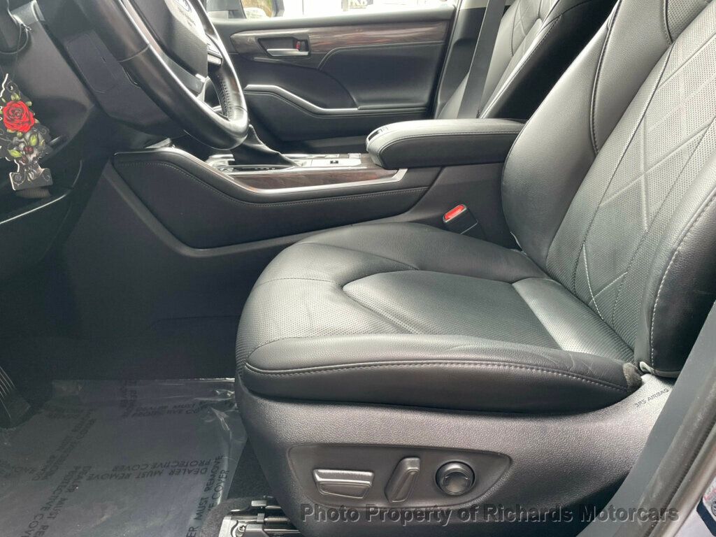 2020 Toyota Highlander Hybrid Platinum photo 10
