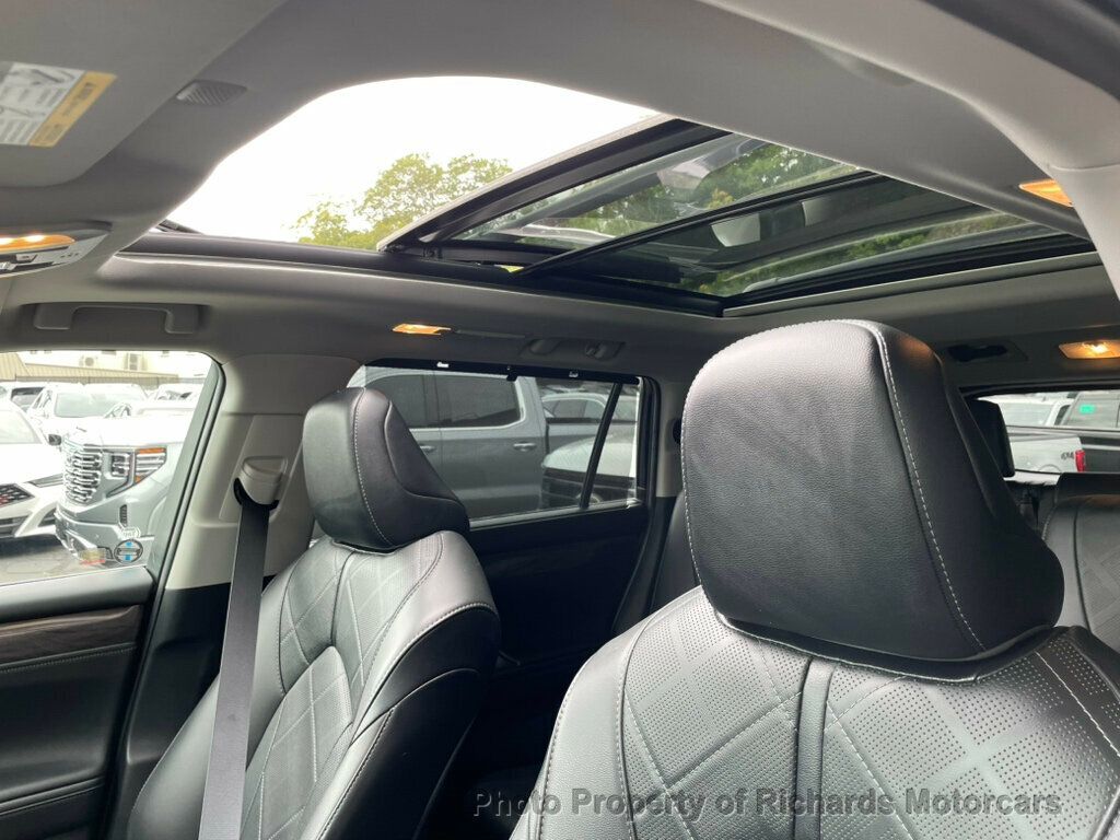 2020 Toyota Highlander Hybrid Platinum photo 11
