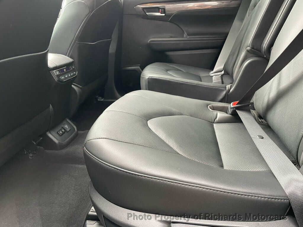 2020 Toyota Highlander Hybrid Platinum photo 15