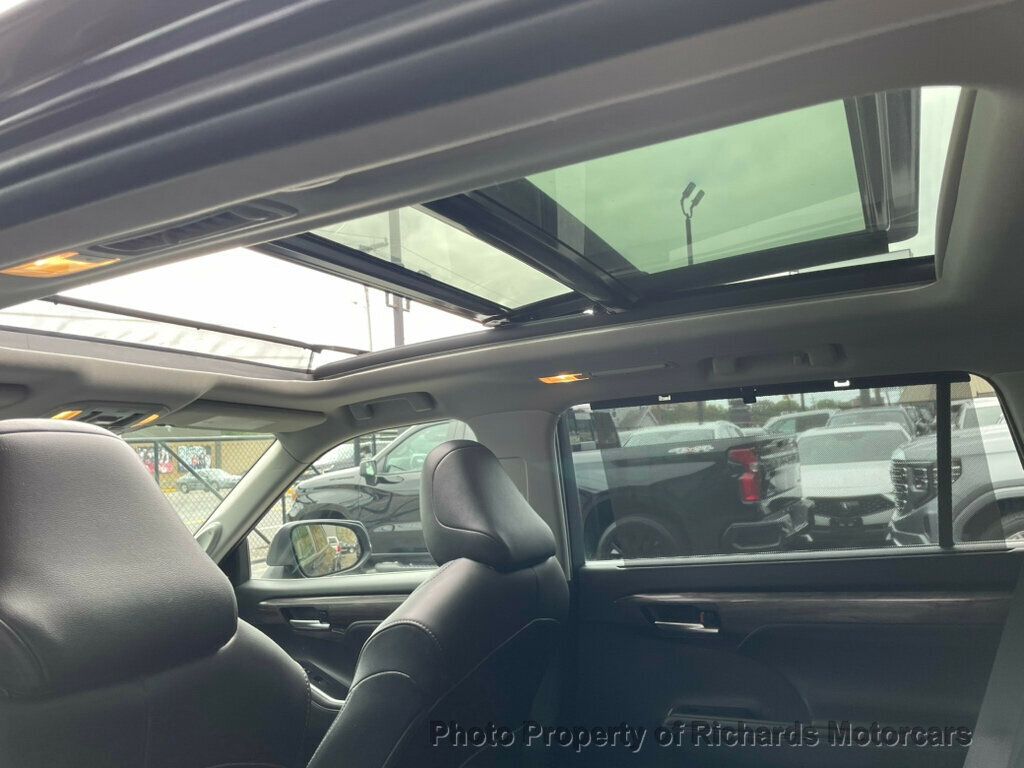 2020 Toyota Highlander Hybrid Platinum photo 16