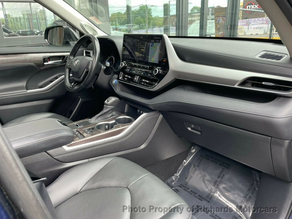 2020 Toyota Highlander Hybrid Platinum photo 23