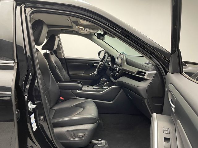 2020 Toyota Highlander Hybrid XLE AWD - 22937512 - 19