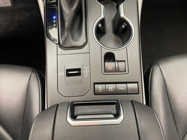 2020 Toyota Highlander Hybrid XLE AWD - 22937512 - 31