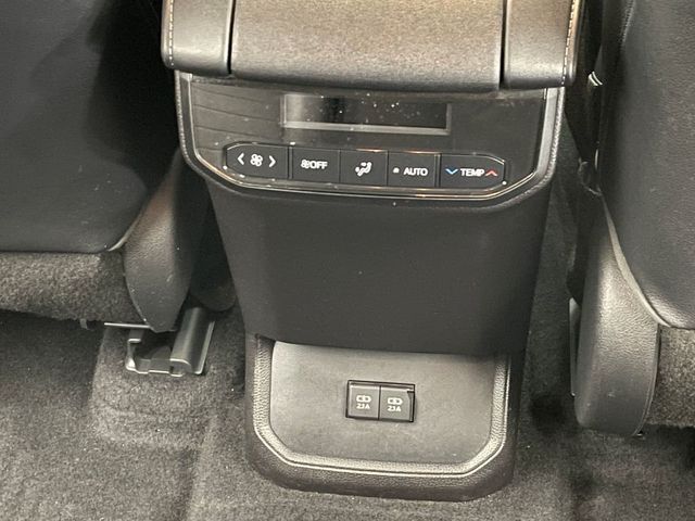 2020 Toyota Highlander Hybrid XLE AWD - 22937512 - 38