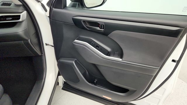 2020 Toyota Highlander L AWD - 22949774 - 26