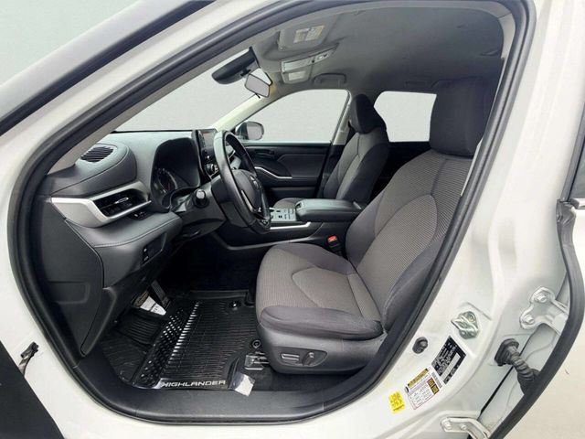 2020 Toyota Highlander LE AWD - 23023444 - 17