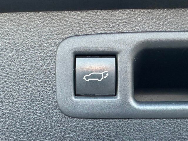 2020 Toyota Highlander LE AWD - 22947826 - 18