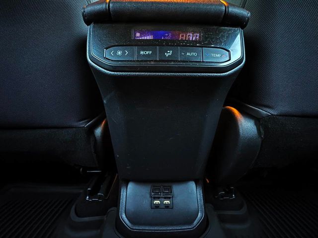 2020 Toyota Highlander LE AWD - 22947826 - 24