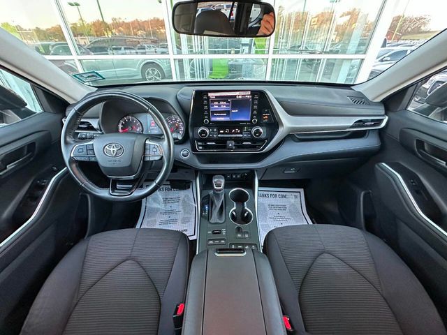 2020 Toyota Highlander LE AWD - 22947826 - 25