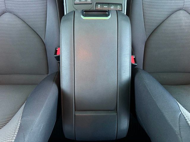 2020 Toyota Highlander LE AWD - 22947826 - 29