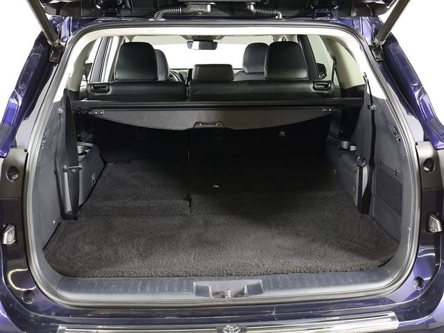 2020 Toyota Highlander Limited FWD - 22889161 - 21