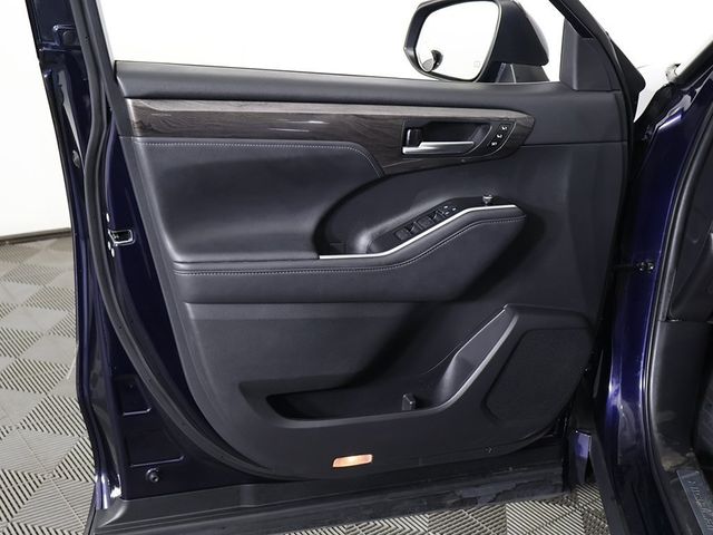 2020 Toyota Highlander Limited FWD - 22889161 - 25