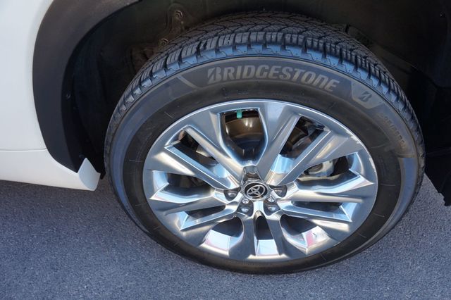 2020 Toyota Highlander LIMITED, PREMIUM WHEELS, LEATHER SEATS, MOON ROOF, THIRD ROW - 23068136 - 13