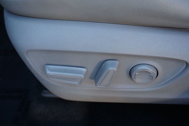 2020 Toyota Highlander LIMITED, PREMIUM WHEELS, LEATHER SEATS, MOON ROOF, THIRD ROW - 23068136 - 22