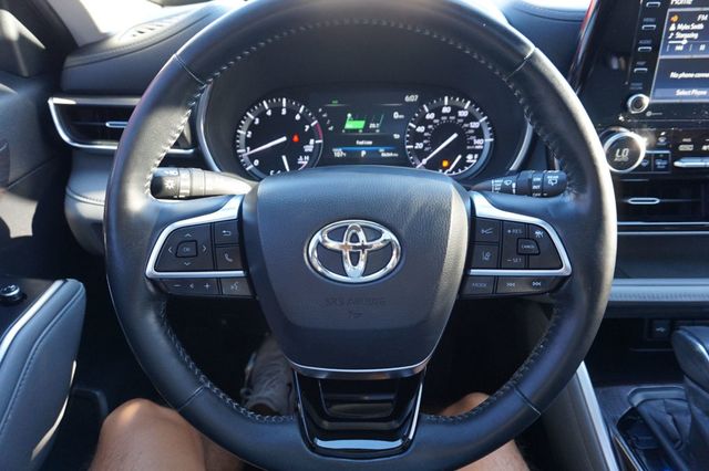2020 Toyota Highlander LIMITED, PREMIUM WHEELS, LEATHER SEATS, MOON ROOF, THIRD ROW - 23068136 - 26