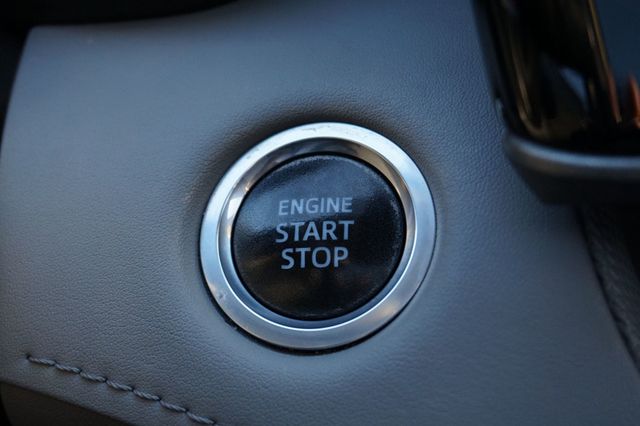 2020 Toyota Highlander LIMITED, PREMIUM WHEELS, LEATHER SEATS, MOON ROOF, THIRD ROW - 23068136 - 28