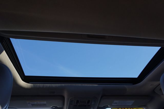 2020 Toyota Highlander LIMITED, PREMIUM WHEELS, LEATHER SEATS, MOON ROOF, THIRD ROW - 23068136 - 45