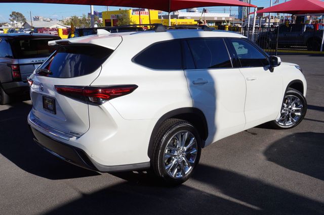 2020 Toyota Highlander LIMITED, PREMIUM WHEELS, LEATHER SEATS, MOON ROOF, THIRD ROW - 23068136 - 5