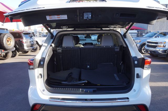 2020 Toyota Highlander LIMITED, PREMIUM WHEELS, LEATHER SEATS, MOON ROOF, THIRD ROW - 23068136 - 7
