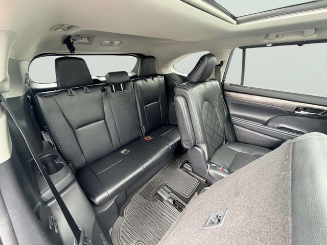 2020 Toyota Highlander Platinum AWD - 23042989 - 31