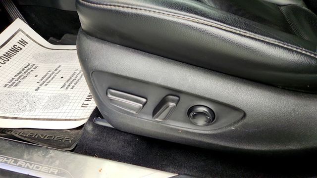 2020 Toyota Highlander Platinum AWD - 23004259 - 11