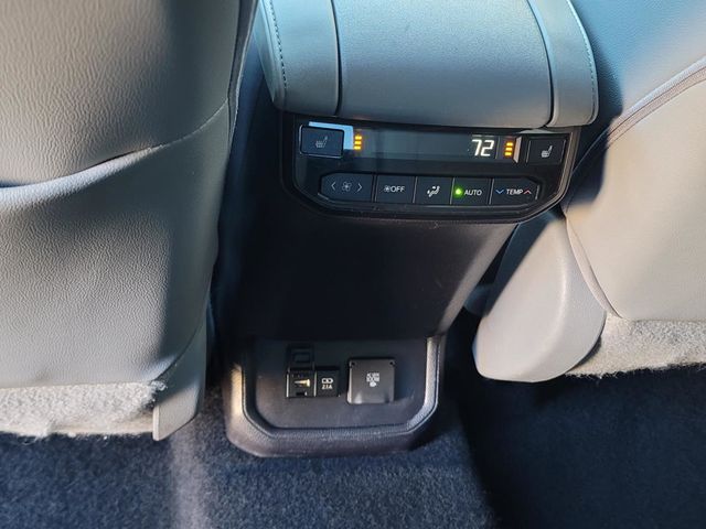 2020 Toyota Highlander Platinum FWD - 22734181 - 10