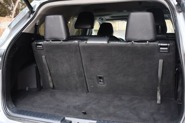 2020 Toyota Highlander XLE AWD - 22953861 - 9