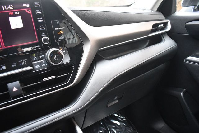 2020 Toyota Highlander XLE AWD - 22953861 - 21