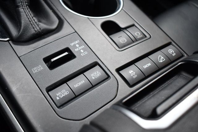 2020 Toyota Highlander XLE AWD - 22953861 - 32