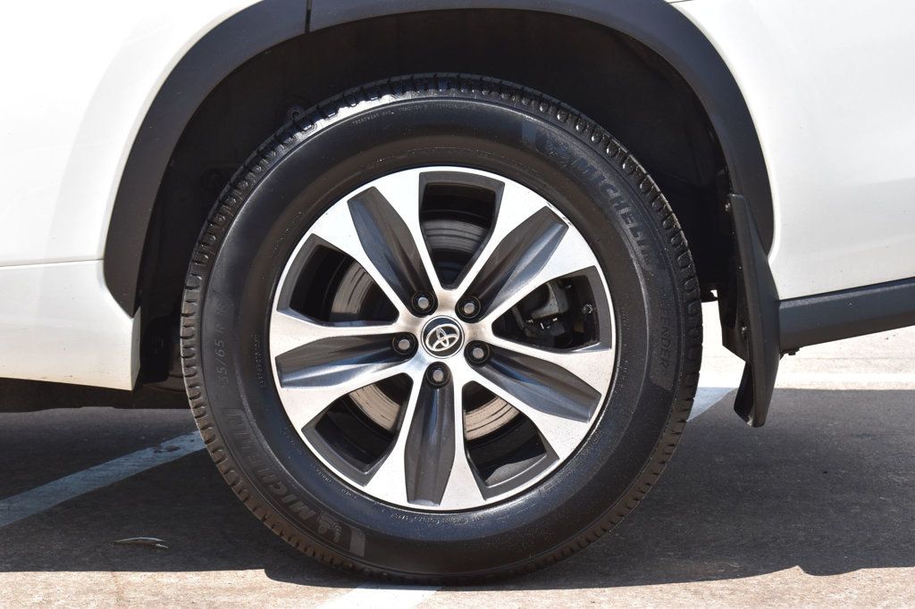 2020 Toyota Highlander XLE AWD - 23040301 - 10