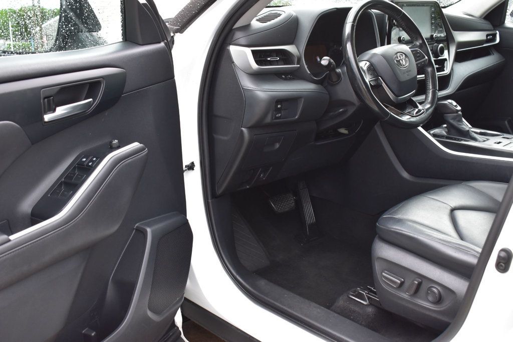 2020 Toyota Highlander XLE AWD - 23040301 - 13