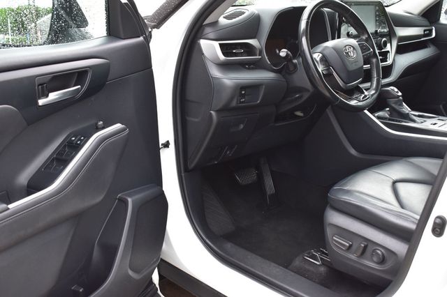 2020 Toyota Highlander XLE AWD - 23040301 - 13