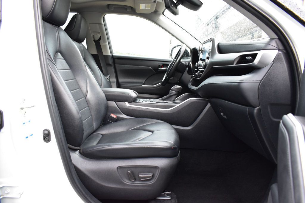2020 Toyota Highlander XLE AWD - 23040301 - 14