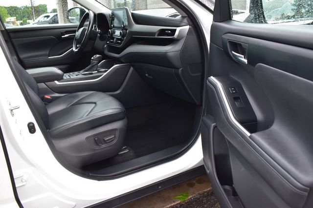 2020 Toyota Highlander XLE AWD - 23040301 - 16