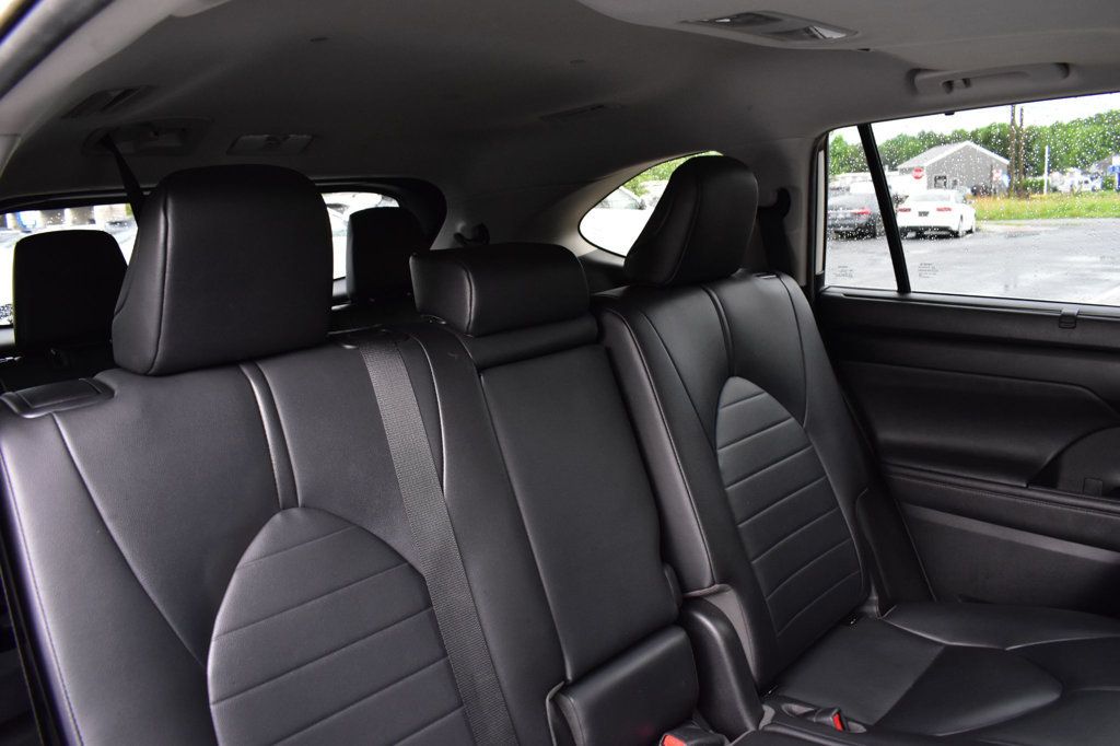 2020 Toyota Highlander XLE AWD - 23040301 - 18