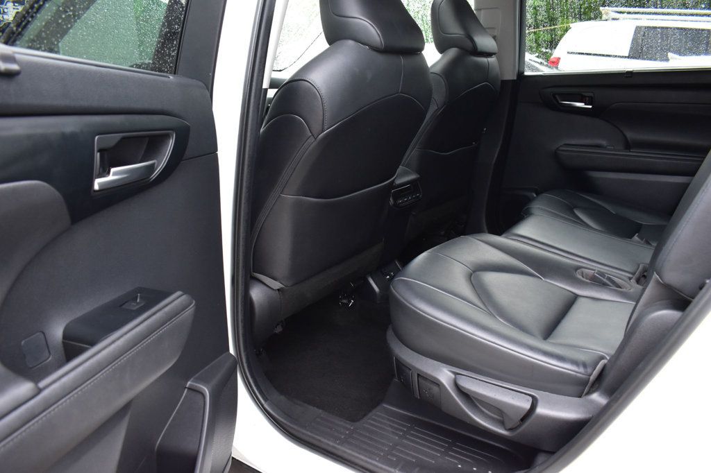 2020 Toyota Highlander XLE AWD - 23040301 - 22